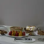 Nocleg ze śniadaniem B E B Madonna Della Via 3*