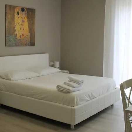 Bed & Breakfast B E B Madonna Della Via