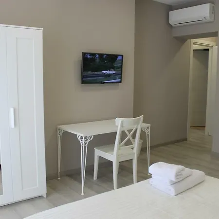 B E B Madonna Della Via